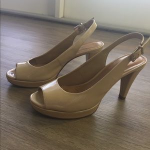 Antonio melani cream/tan heels